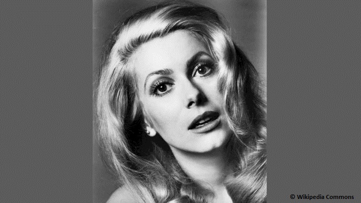 Catherine Deneuve : Icône de l'élégance française face à trois des